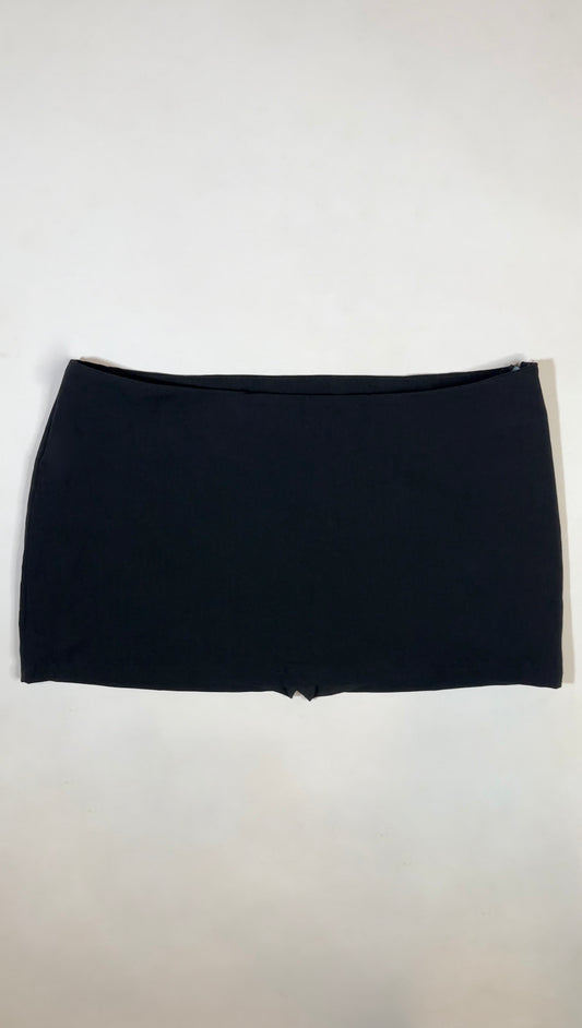 black upcycled mini skort (m)