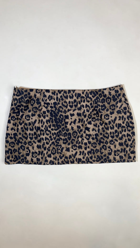 printed upcycled mini skort (m)