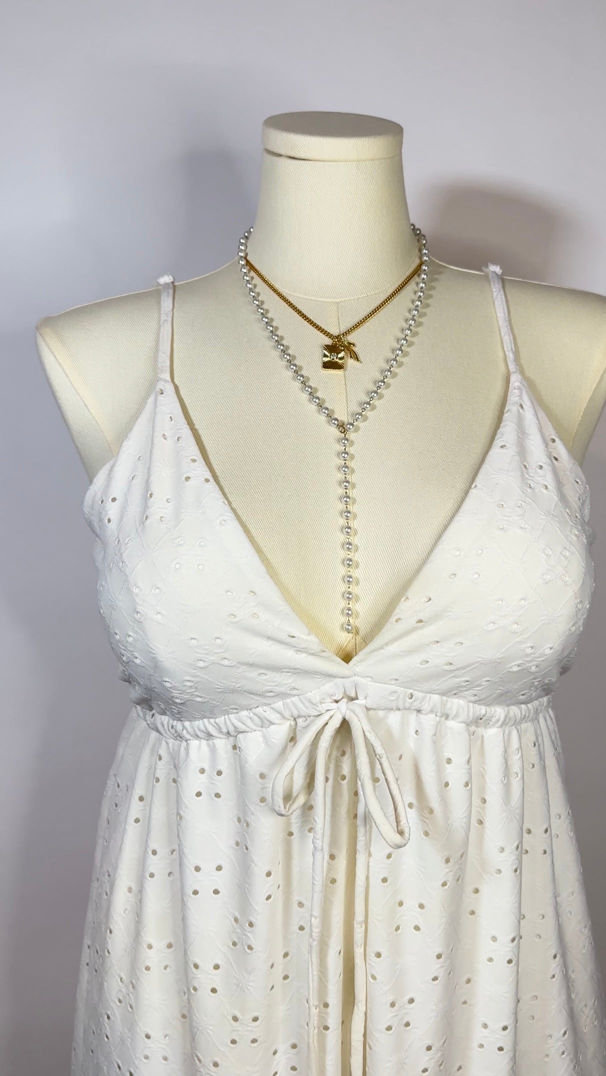 white dress (l)